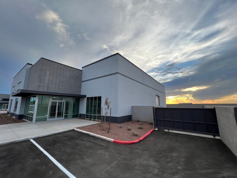 More Photos Of 8607 E Pecos Rd, Mesa Warehouse For Lease
