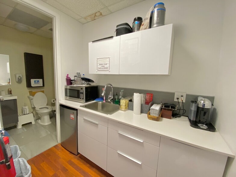 More Photos Of 20101-20161 NE 16th Pl, Miami Loft Creative Space For Sale