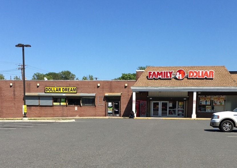 More Photos Of 110 5th & Griffith Ave St, Salem Freestanding For Lease