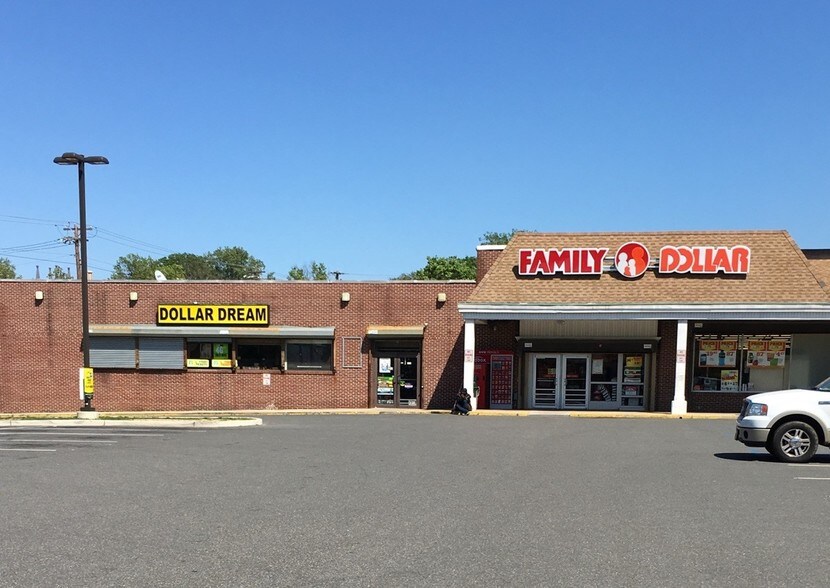 More Photos Of 110 5th St, Salem Freestanding For Lease