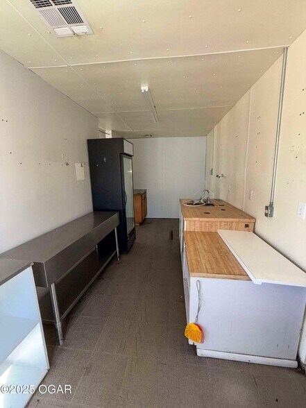 More Photos Of 622 6th St, Oswego Restaurant For Sale