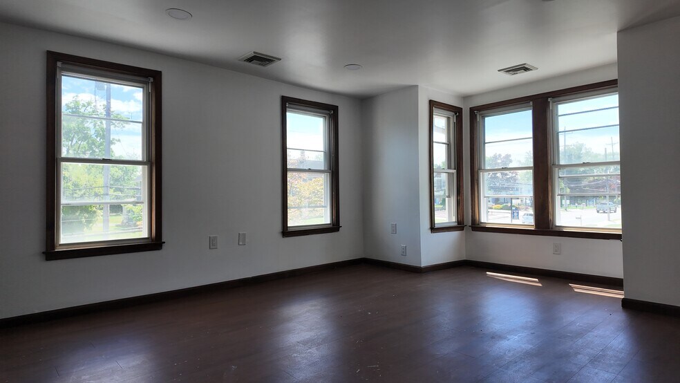 More Photos Of 33 N Main St, Marlboro Office For Lease