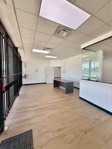 More Photos Of 12971 Westheimer Rd, Houston Freestanding For Lease