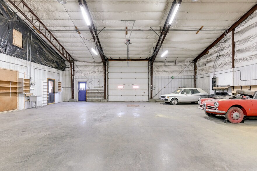 More Photos Of 250 Broad St, Greenwood Showroom For Sale