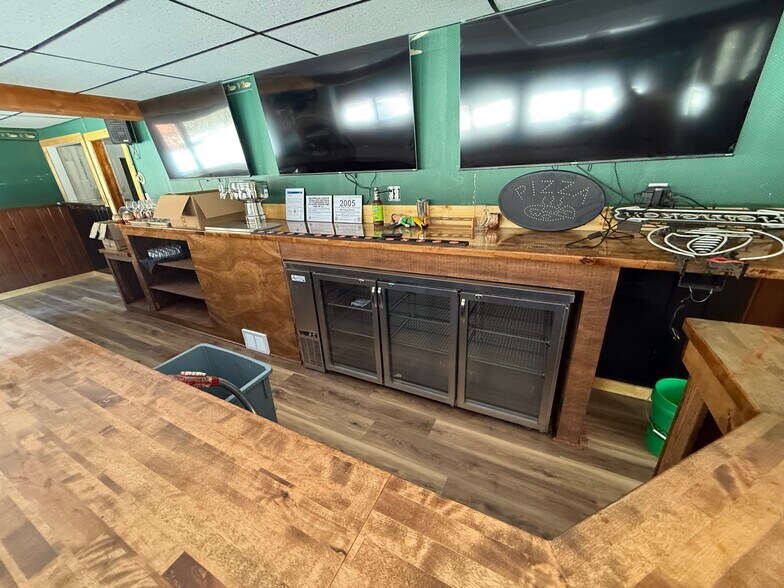 More Photos Of 1640 W US-2, Crystal Falls Restaurant For Sale
