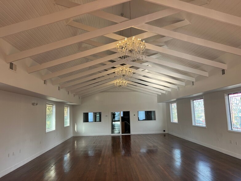 More Photos Of 919 E Bonneville Ave, Las Vegas Loft Creative Space For Sale