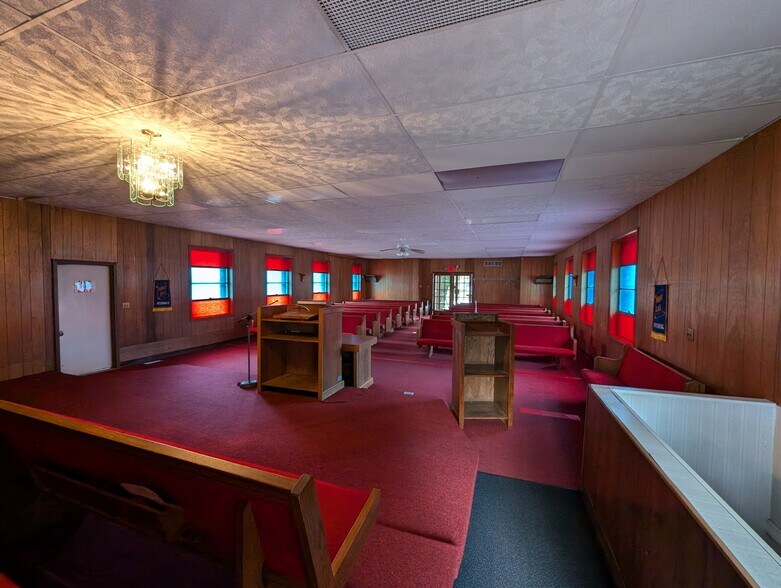 More Photos Of 802 E Baltimore Blvd, Flint Specialty For Sale