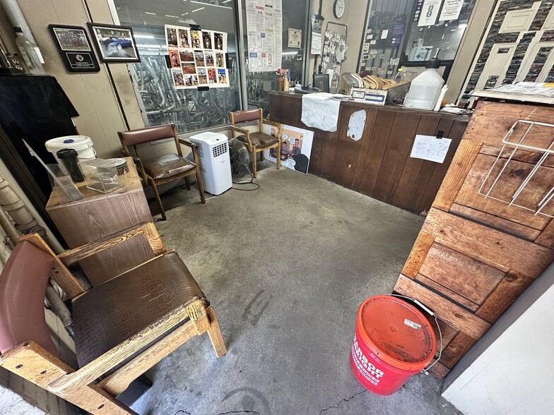 More Photos Of 6027 Ritchie Hwy, Brooklyn Freestanding For Sale