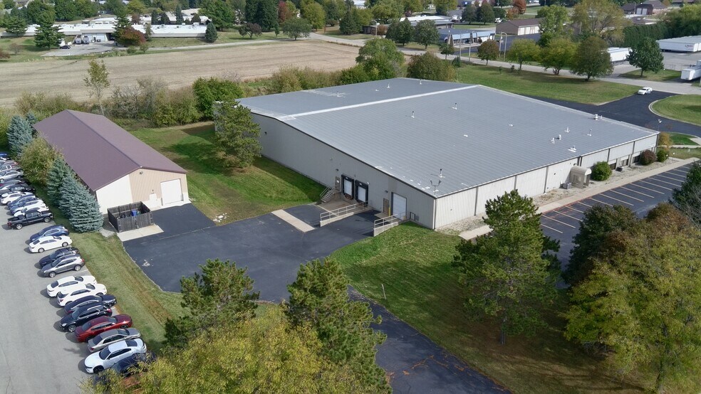 More Photos Of 1205-1227 Barberry Dr, Janesville Manufacturing For Lease