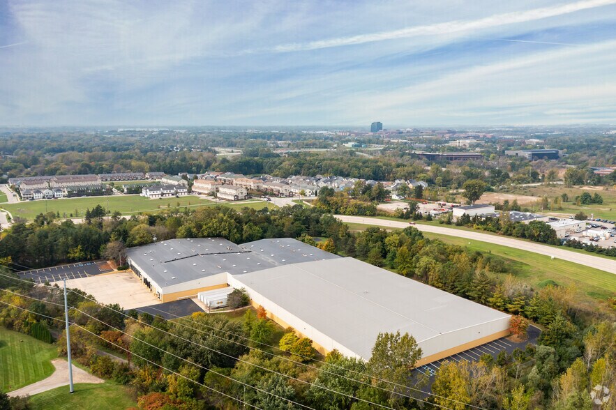 More Photos Of 2737 S Adams Rd, Rochester Hills Warehouse For Lease