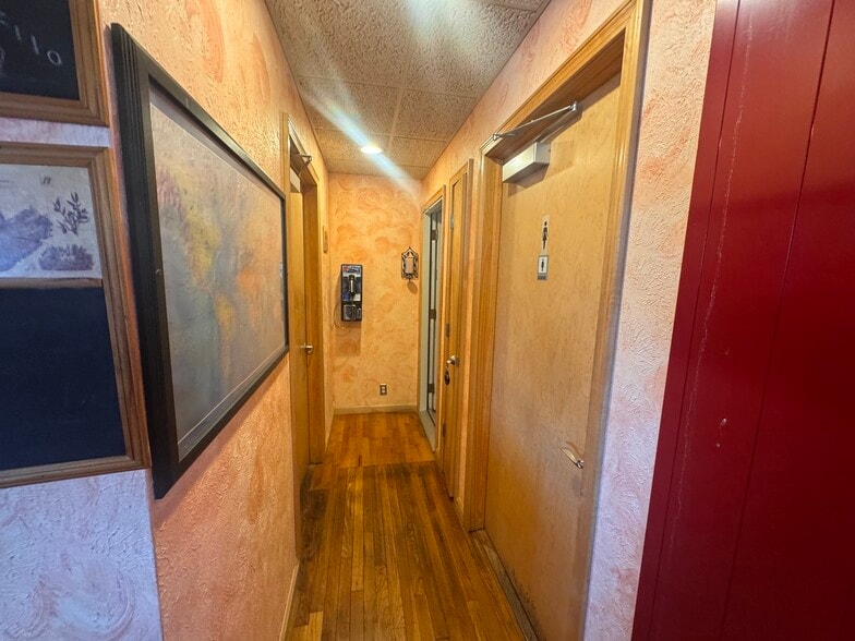 More Photos Of 1705 Columbus Ave, Bay City Restaurant For Sale