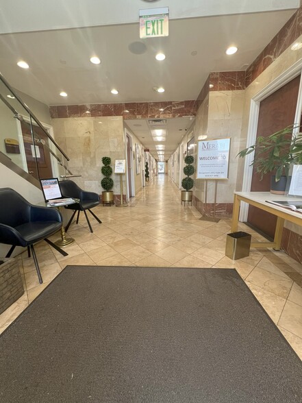 More Photos Of 14545 Friar St, Van Nuys Medical For Lease