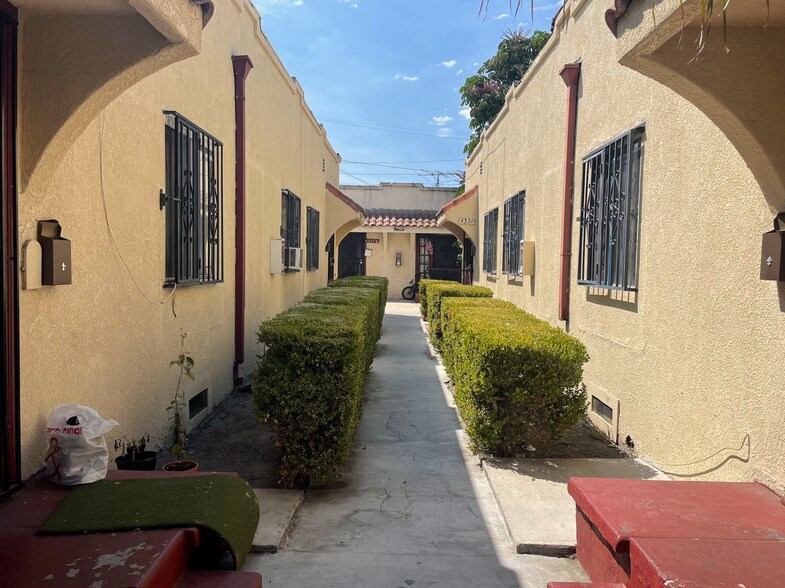 More Photos Of 4321 Woodlawn Ave, Los Angeles Apartments For Sale