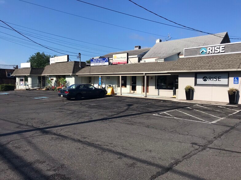 More Photos Of 821 N Bethlehem Pike, Lower Gwynedd General Retail For Sale