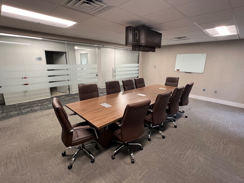 More Photos Of 4110 Southpoint Blvd, Jacksonville Coworking Space