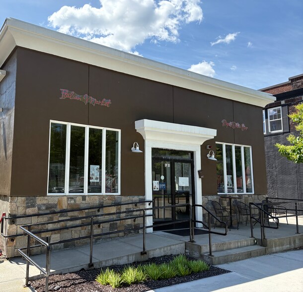 Primary Photo Of 181 Shrewsbury St, Worcester Restaurant For Sale