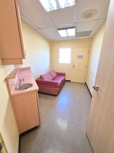 More Photos Of 1320 Apple Ave, Hayward Medical For Lease