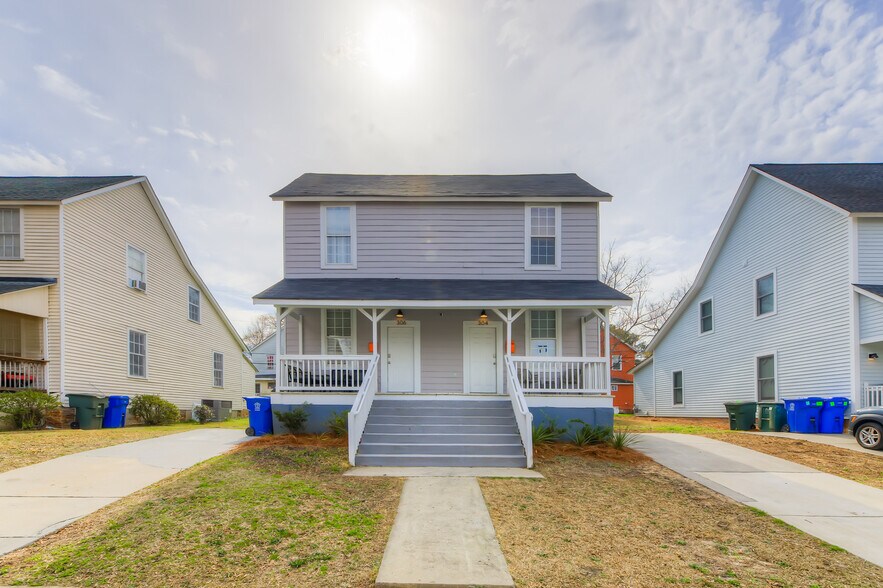 More Photos Of 302 Picadilly St, Columbia Specialty For Sale