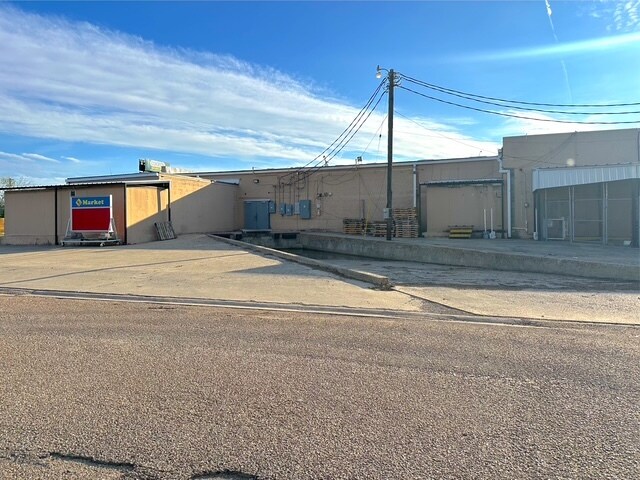 More Photos Of 616 US Highway 181, Taft Freestanding For Sale