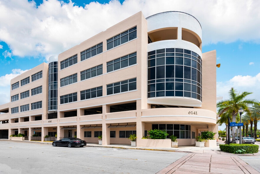 More Photos Of 6141 Sunset Dr, South Miami Medical For Lease