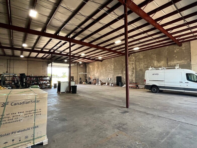 More Photos Of 2040 SE 67th St, Oklahoma City Warehouse For Sale