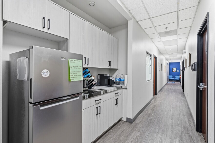 More Photos Of 3087 E Warm Springs Rd, Las Vegas Office For Sale
