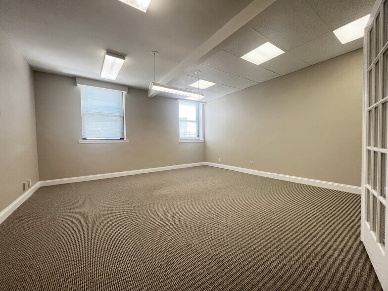 More Photos Of 101 E Lancaster Ave, Wayne Office Residential For Lease