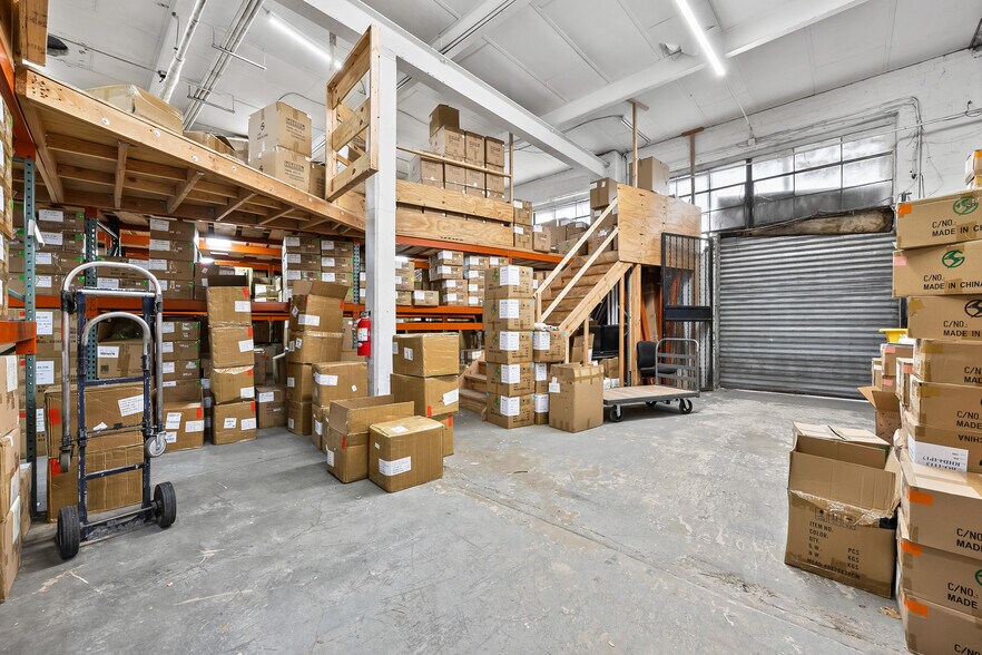 More Photos Of 59-48 55th St, Maspeth Manufacturing For Sale