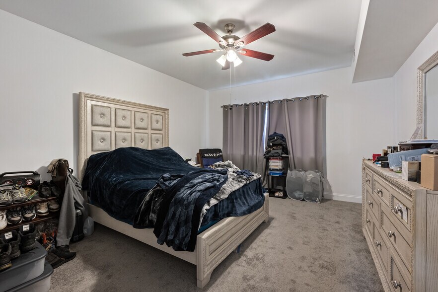 More Photos Of 15524 Cicero Ave, Oak Forest Apartments For Sale