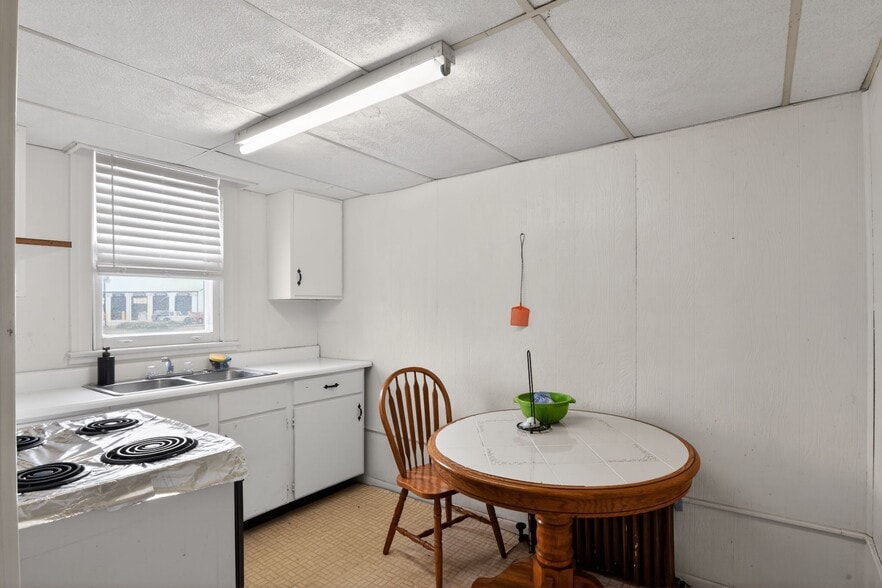 More Photos Of 920 N Salisbury Blvd, Salisbury Storefront Retail Residential For Sale