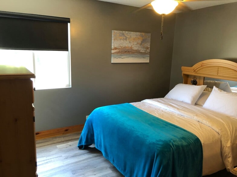 More Photos Of 5088 E Indiana Beach Rd, Monticello Hotel For Sale