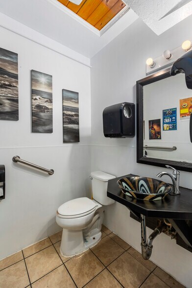 More Photos Of 8630 271st St, Stanwood Storefront For Sale