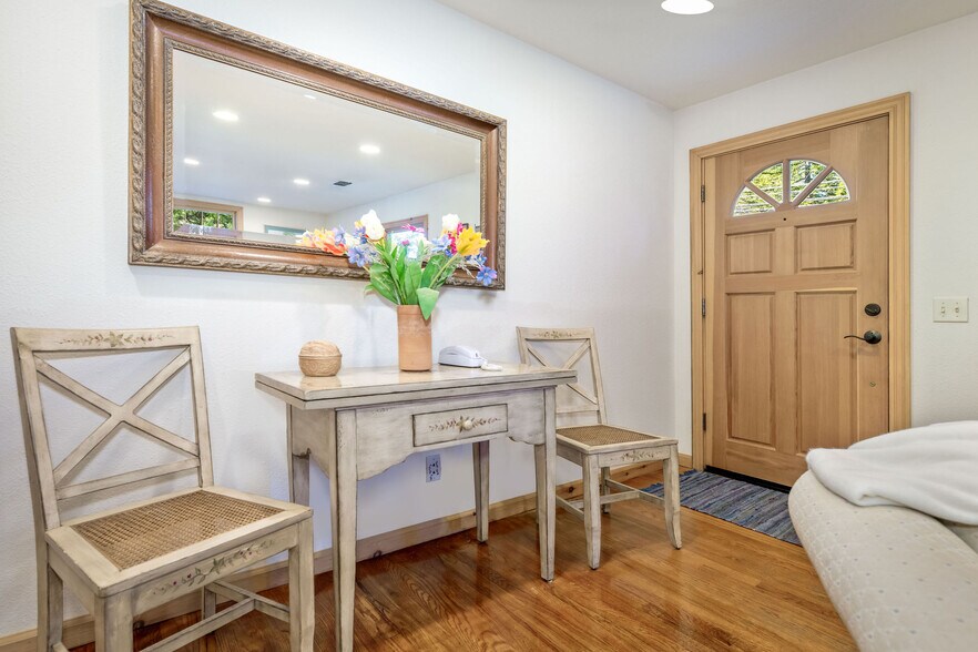 More Photos Of 825 Zion St, Nevada City Office For Sale