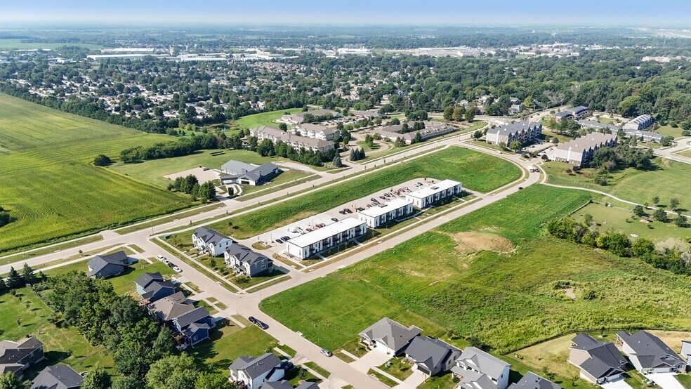 More Photos Of 3701-3761 Eastbrook Dr, Iowa City Apartments For Sale