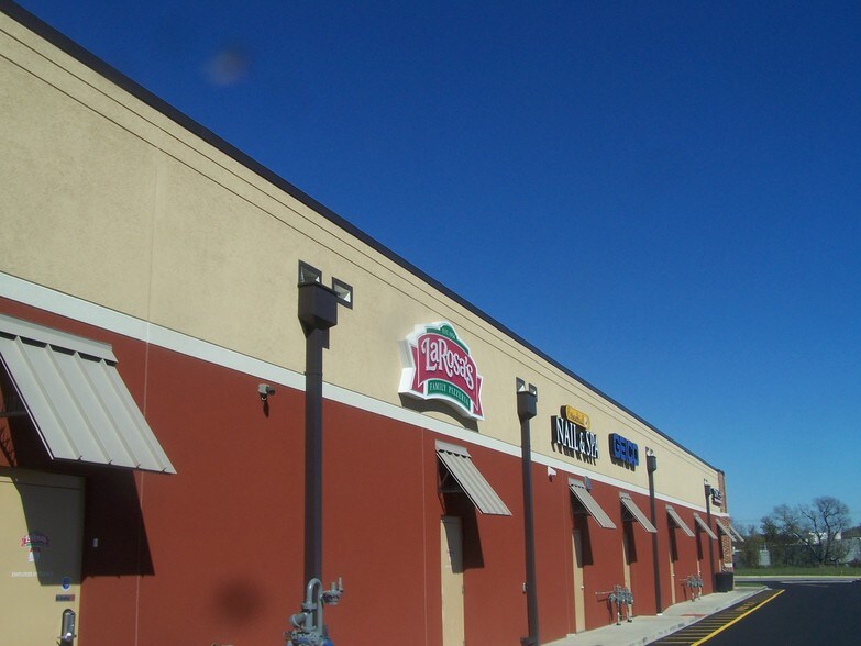 More Photos Of 9161-9169 Kingston Pike, Knoxville General Retail For Lease