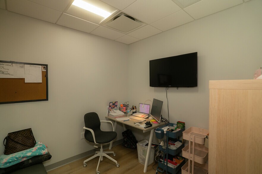 More Photos Of 7851-7863 NW 46th St, Doral Warehouse For Sale