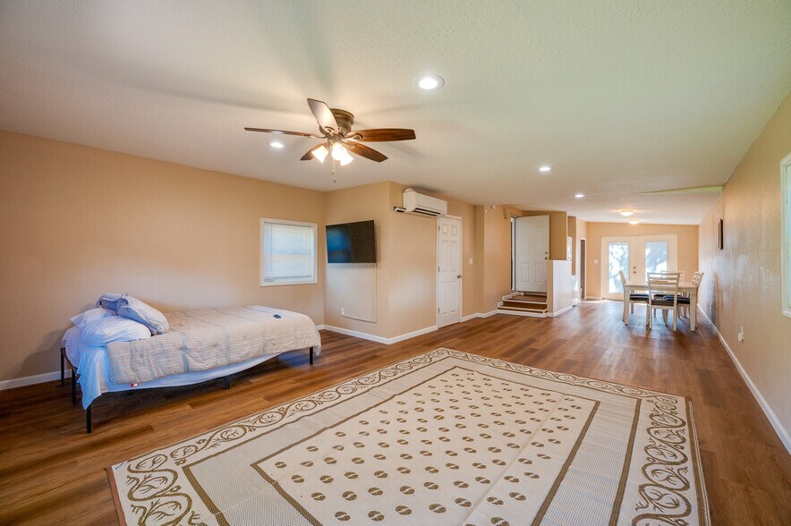 More Photos Of 116 Center St, Daytona Beach Office Residential For Sale