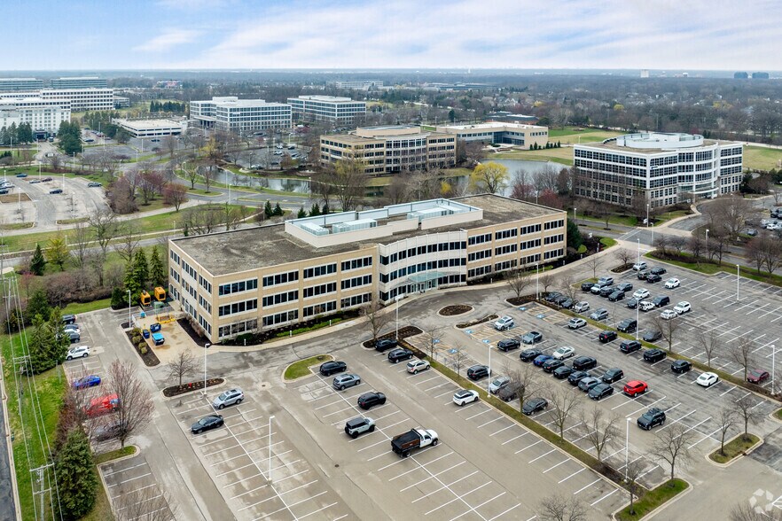 More Photos Of 10 Parkway Blvd N, Deerfield Office For Lease