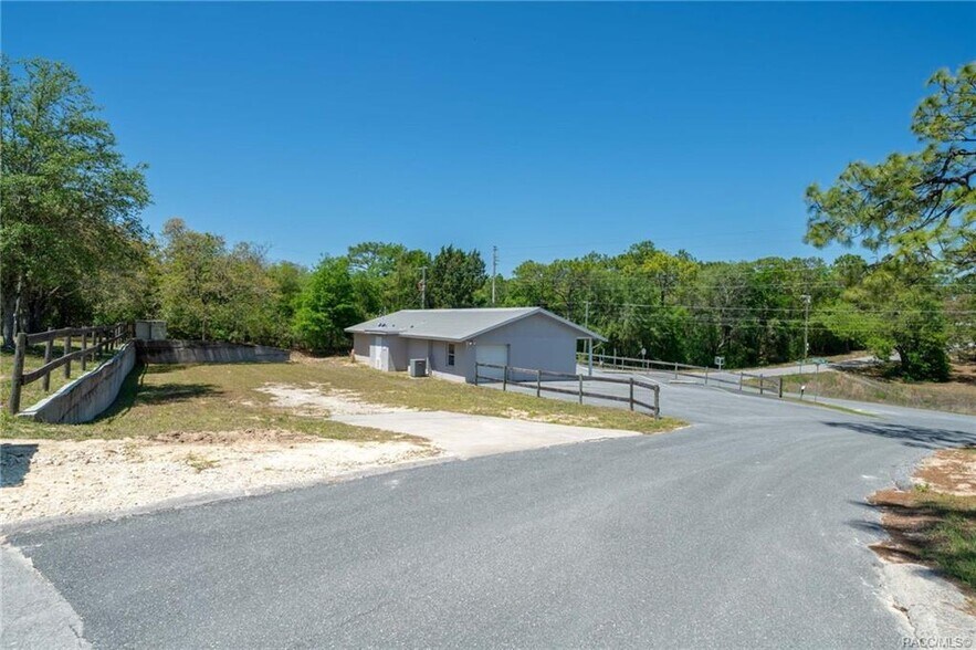 More Photos Of 3490 W Dunnellon Rd, Dunnellon Storefront Retail Office For Sale