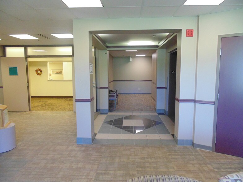 More Photos Of 20611 Watertown Rd, Waukesha Medical For Lease