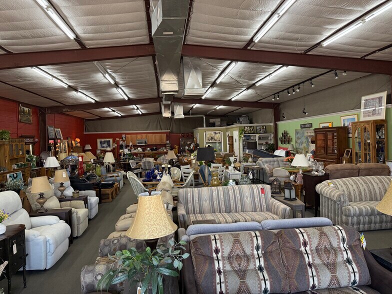 More Photos Of 8111 E Apache Trl, Mesa Freestanding For Sale