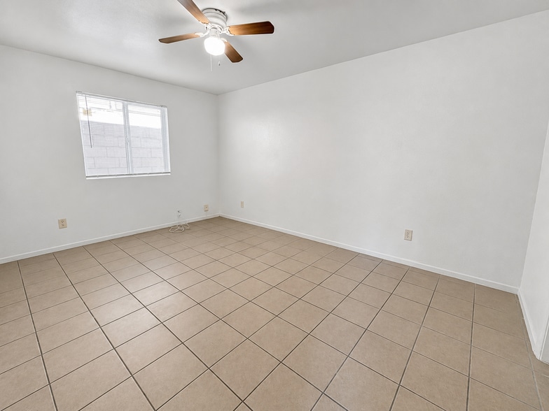 More Photos Of 1316 E California Ave, Bakersfield Apartments For Sale