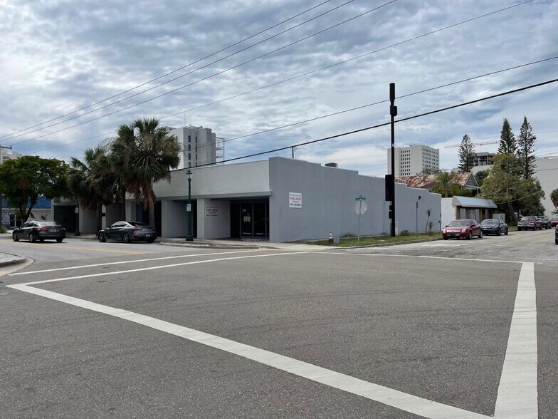 More Photos Of 323-329 Central Ave, Sarasota Office For Lease