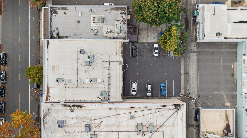 More Photos Of 1817-1819 K St, Sacramento Office For Sale