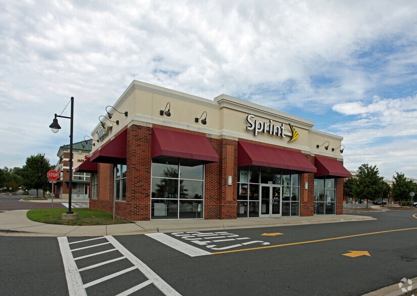 More Photos Of 1916-1930 Sardis Rd N, Charlotte Unknown For Lease