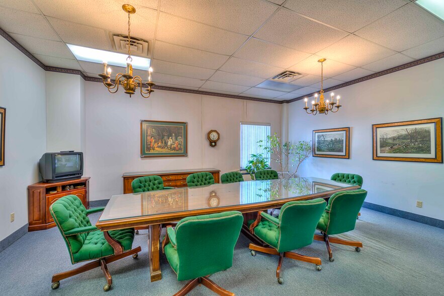 More Photos Of 145 S Jackson St, Jackson Loft Creative Space For Sale