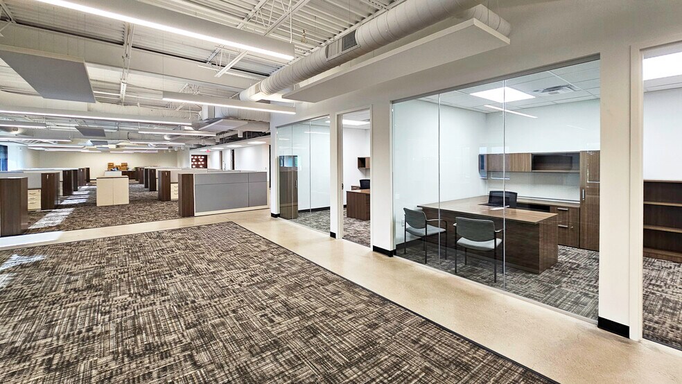 More Photos Of 9555-9595 Springboro Pike, Miamisburg Office For Lease