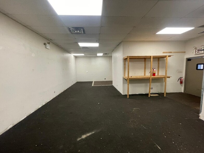 More Photos Of 230 Bay St, Staten Island Freestanding For Lease