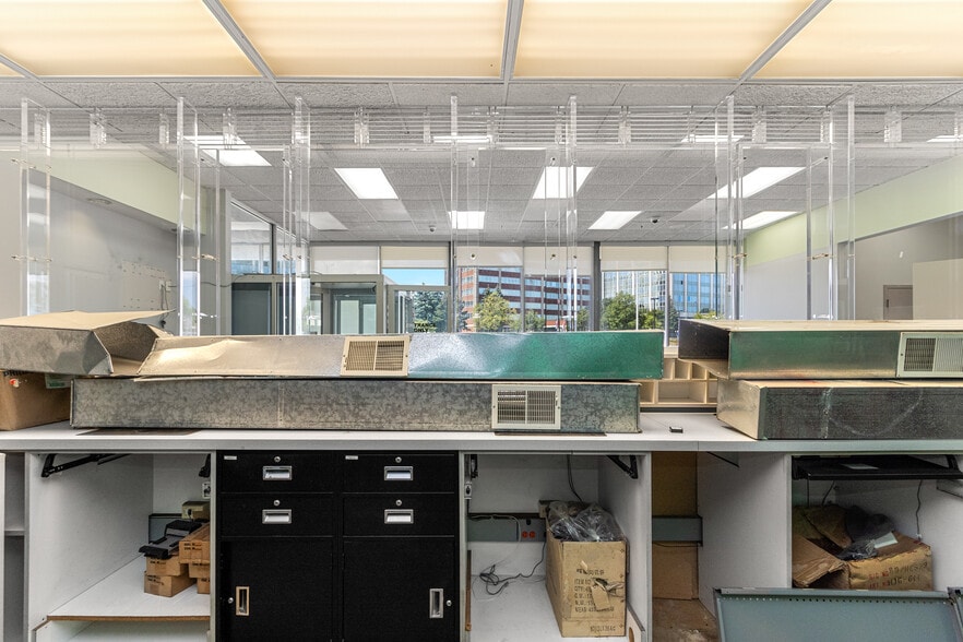 More Photos Of 20800 Greenfield Rd, Oak Park Medical For Sale