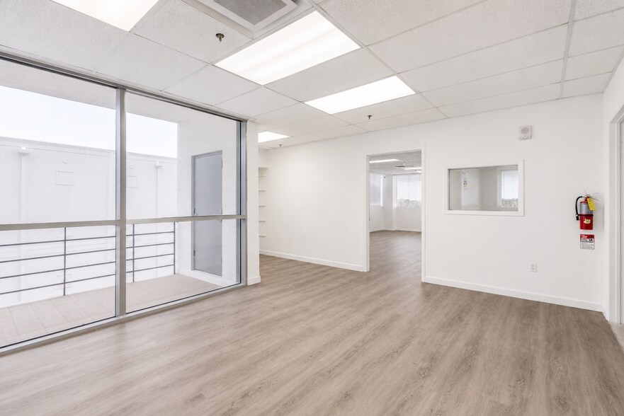 More Photos Of 5040 NW 7th St, Miami Medical For Lease